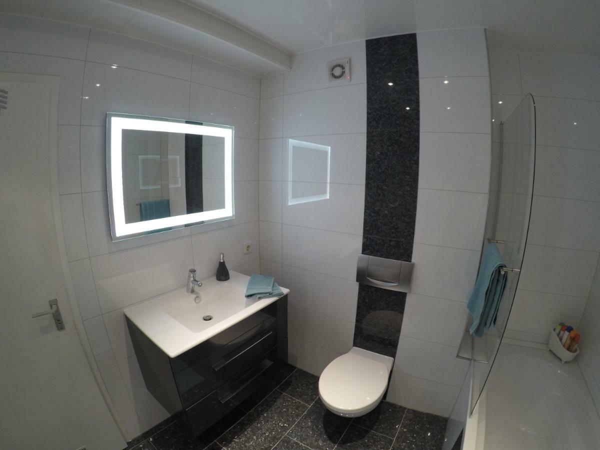 Hecker Apartment *